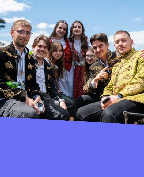 Sárgulás Debrecenben – Így búcsúztak a végzősök