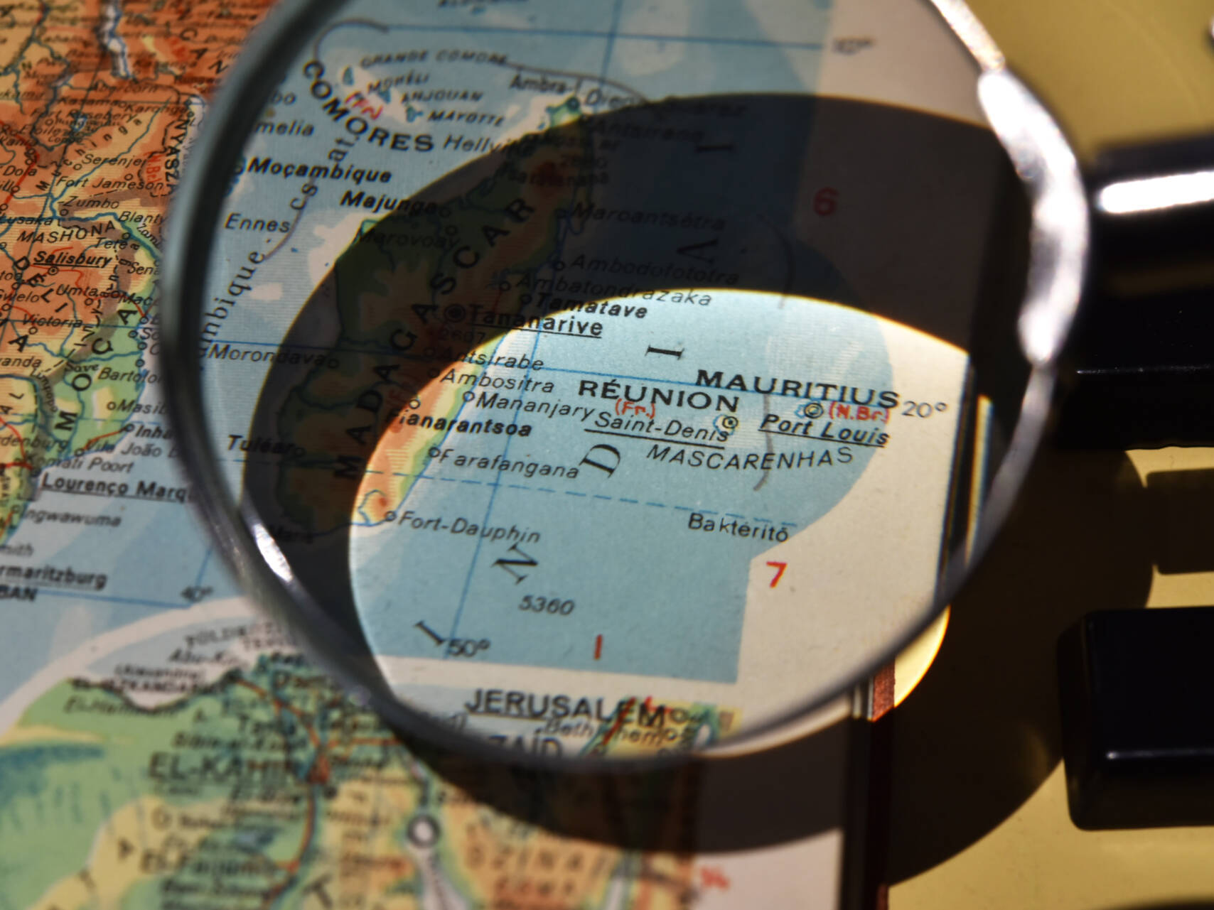 AZ INDIAI-ÓCEÁN FRANCIA „VILÁGÍTÓTORNYA” AZ INDIAI-ÓCEÁN FRANCIA „VILÁGÍTÓTORNYA” fotó