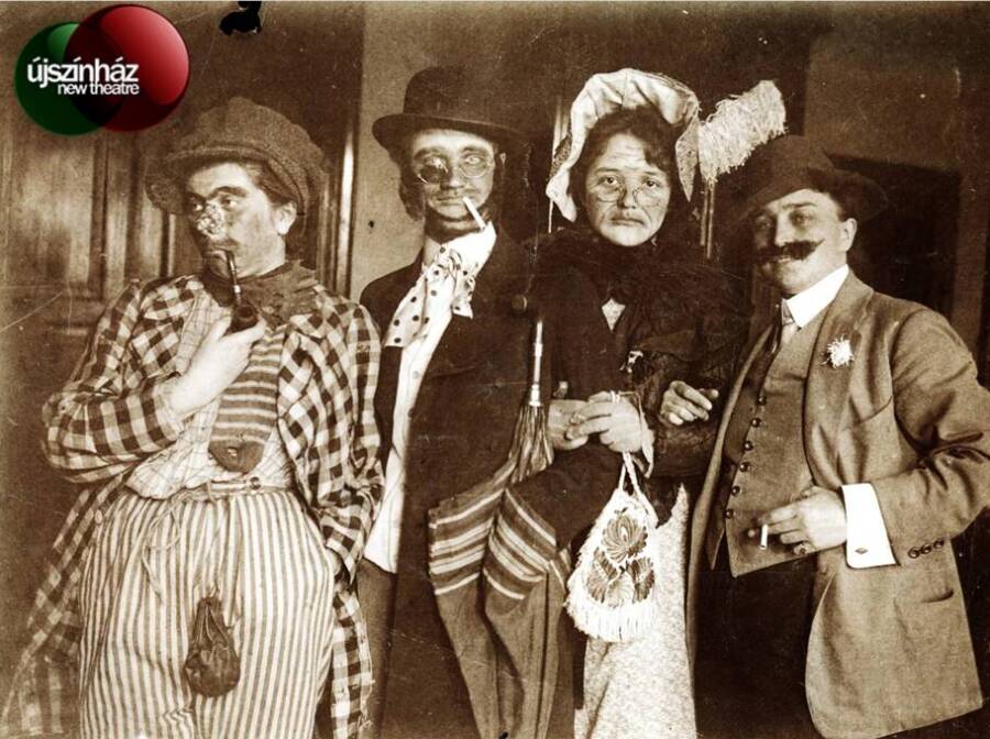 Bolondos Április – Újszínház